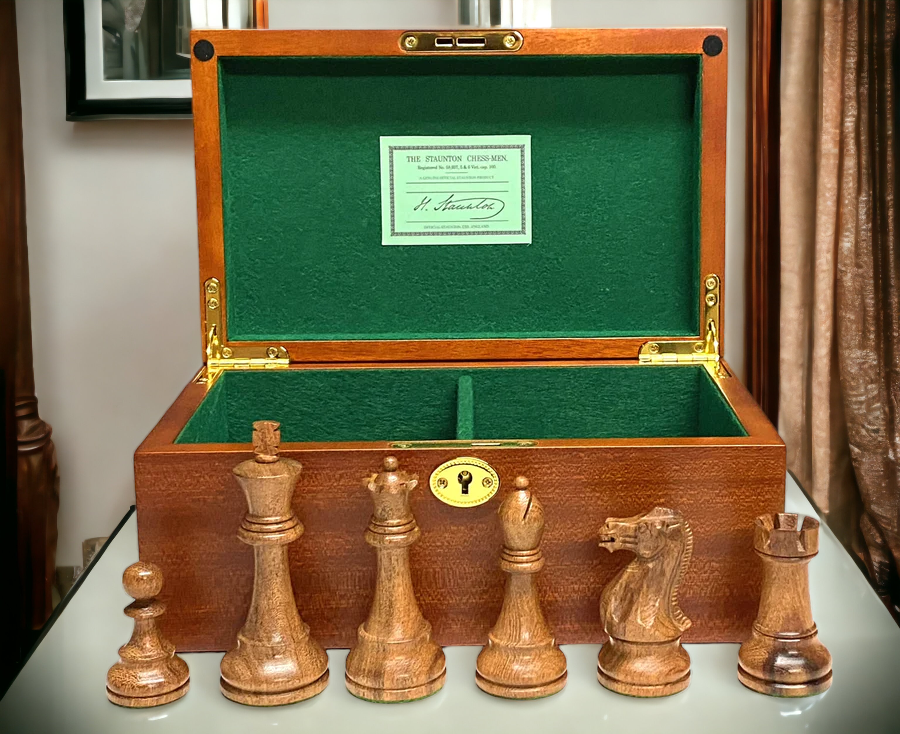 4" Staunton Acacia Winchester Chess Pieces & Mahogany Box - Official Staunton™